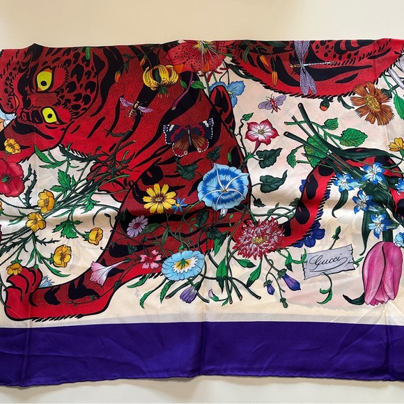 GUCCI FLORA PRINT SILK SCARF - Picture 2 of 12
